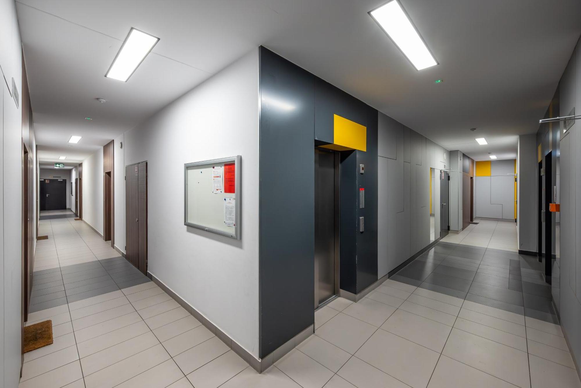 Metro Plocka Cosy Apartment 华沙 外观 照片